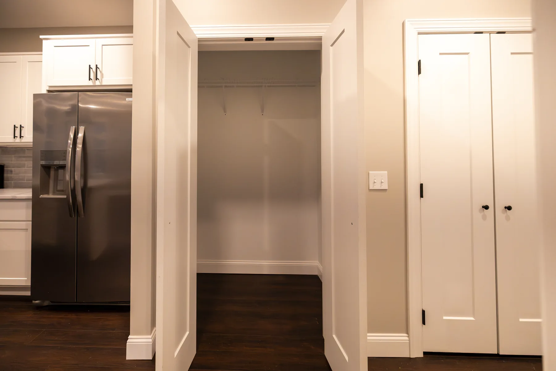 Interior view 8 of the second floor residence at 515–517 Lackawanna Avenue
