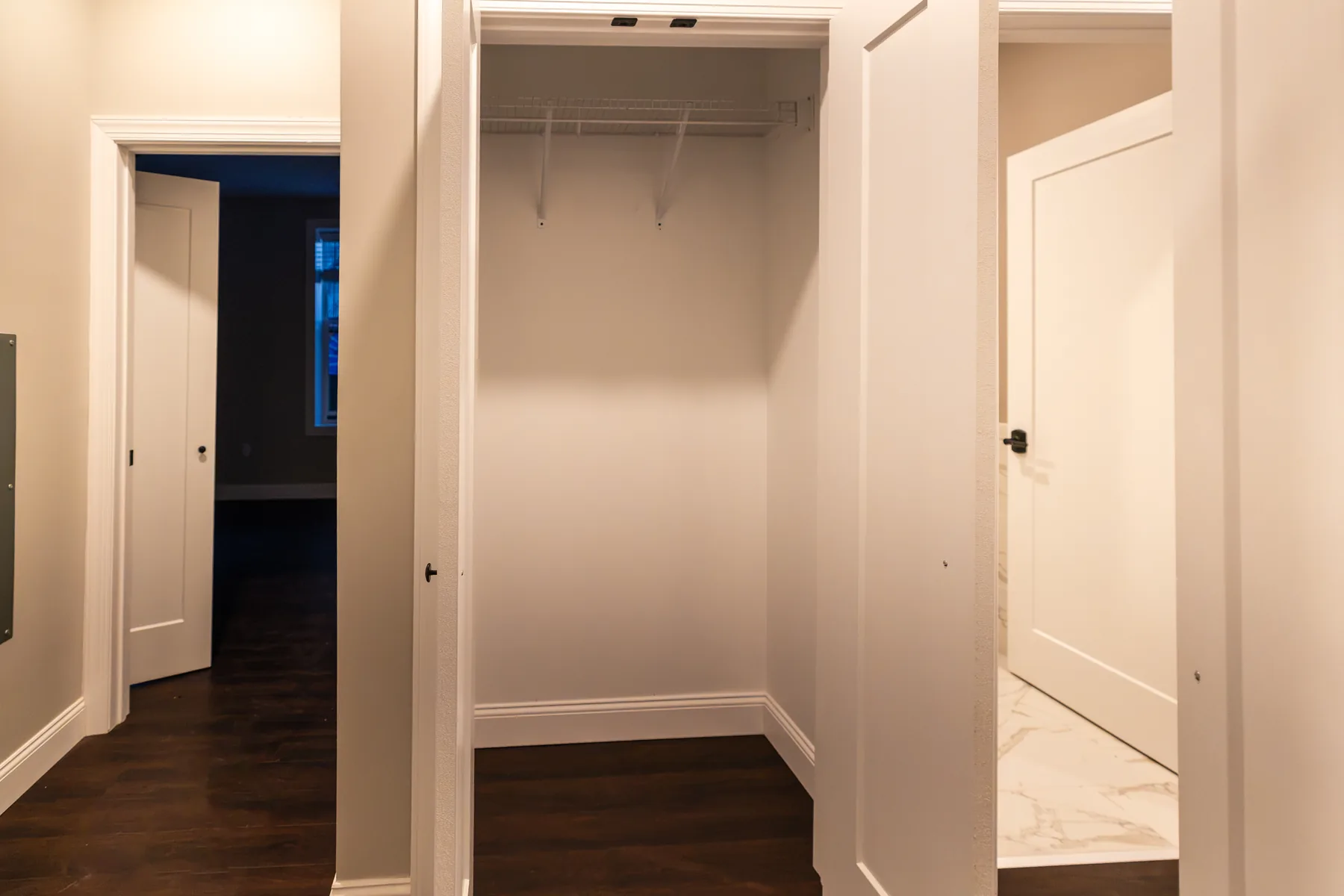 Interior view 9 of the second floor residence at 515–517 Lackawanna Avenue