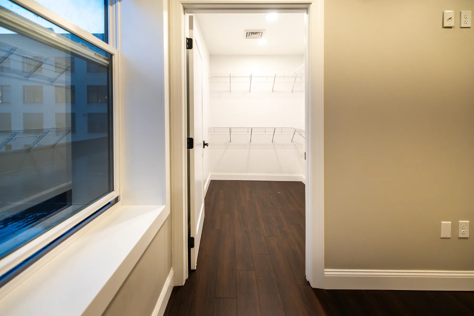 Interior view 13 of the second floor residence at 515–517 Lackawanna Avenue