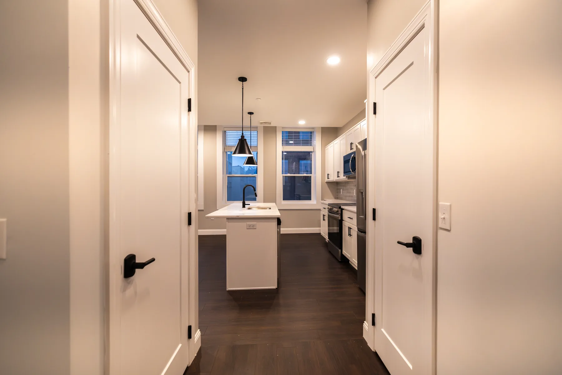 Interior view 8 of the third floor residence at 515–517 Lackawanna Avenue