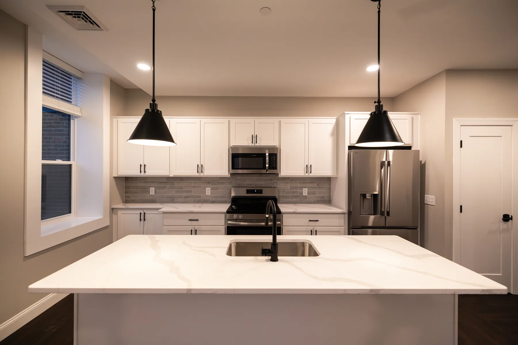 Interior view 10 of the third floor residence at 515–517 Lackawanna Avenue
